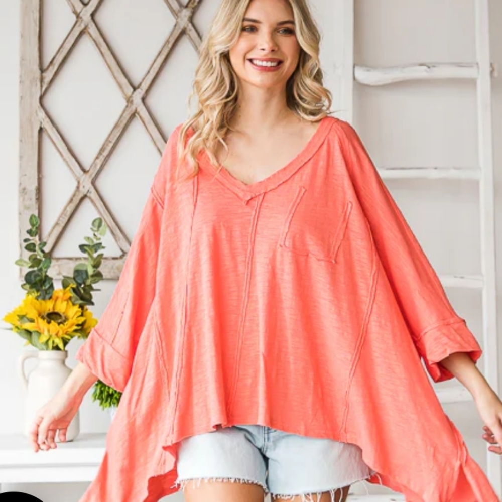 47. NWOT Oli & Hali Coral V-Neck Oversized Tunic Top with Sharkbite Hem